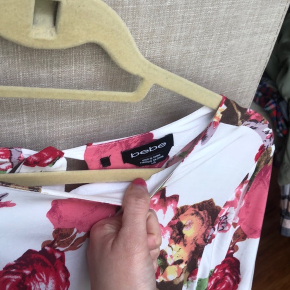 BEAUTIFUL Bebe floral shirt - Picture 3 of 7